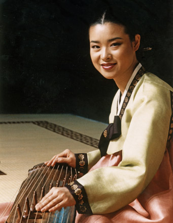 Gayageum twelve-stringed Korean zither player