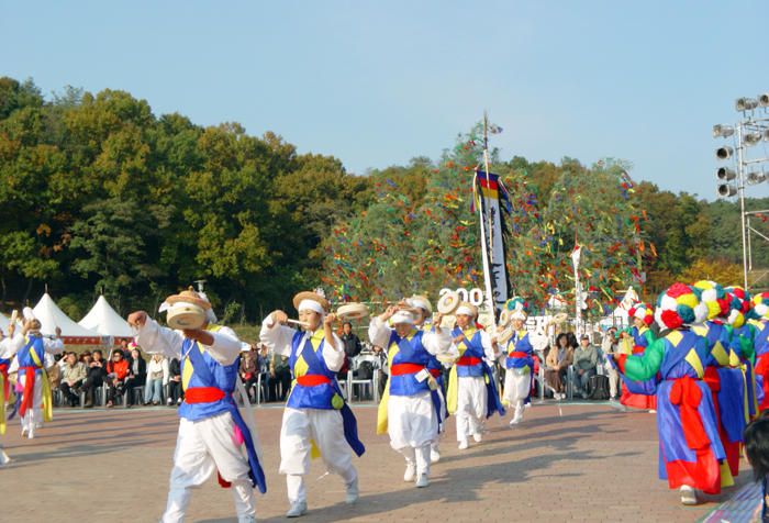 Korean farmer's dance music