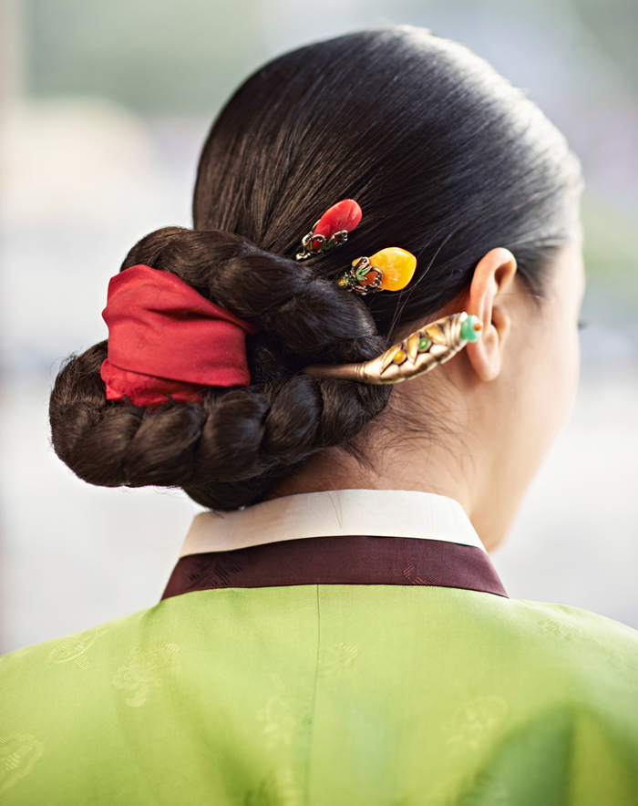 Binyeo Korean traditional hairpin decorated woman hair