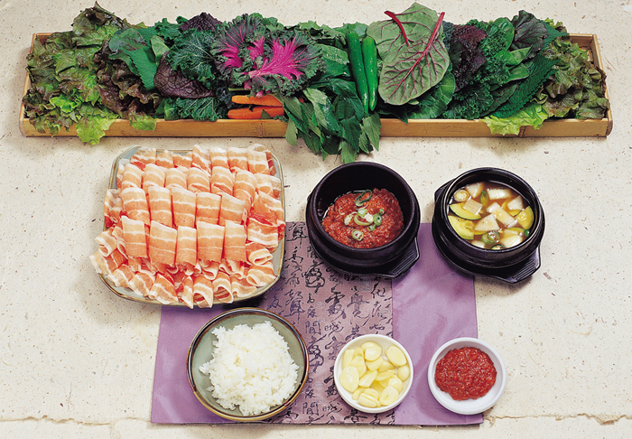 Ssambap Korean lettuce wraps with sliced pork