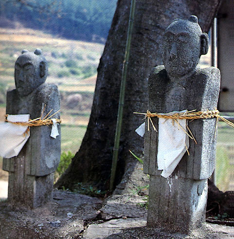 Stone jangseung guarding village from epidemics