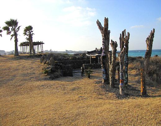 Wooden jangseung road marker