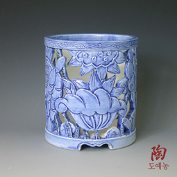 Ceramic Pen Holder with Openwork Cobalt Blue Lotus Flower Design