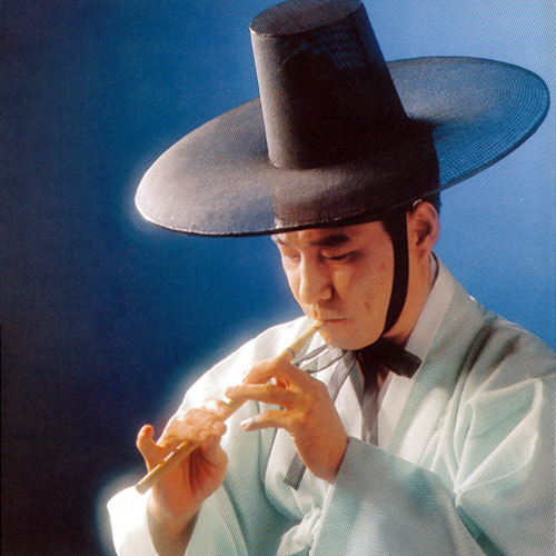 Piri Korean double reed bamboo oboe player