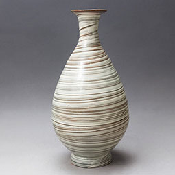 Buncheong Porcelain Water Bottle with Gwiyal Design 