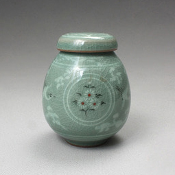 Celadon Porcelain Tea Storage with Crane and Chrysanthemum Design