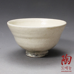 Buncheong Deombung Porcelain Tea Bowl