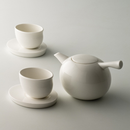Pure White Ceramic Tea Set – Size Transformation 