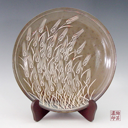 Pottery Cake Plate with Buncheong White Ripe Barley Design 