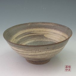 Porcelain Serving Bowl with Gwiyal Design in Gray and White
