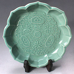 Celadon Porcelain Plate Porcelain Collectors Plate Lotus-shaped 